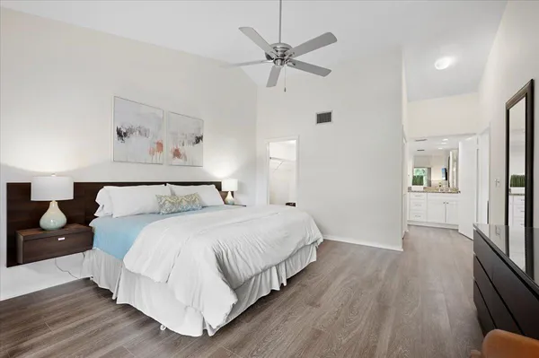 $2,000 | 11863 Wimbledon Circle, Unit 525, Wellington, FL 33414