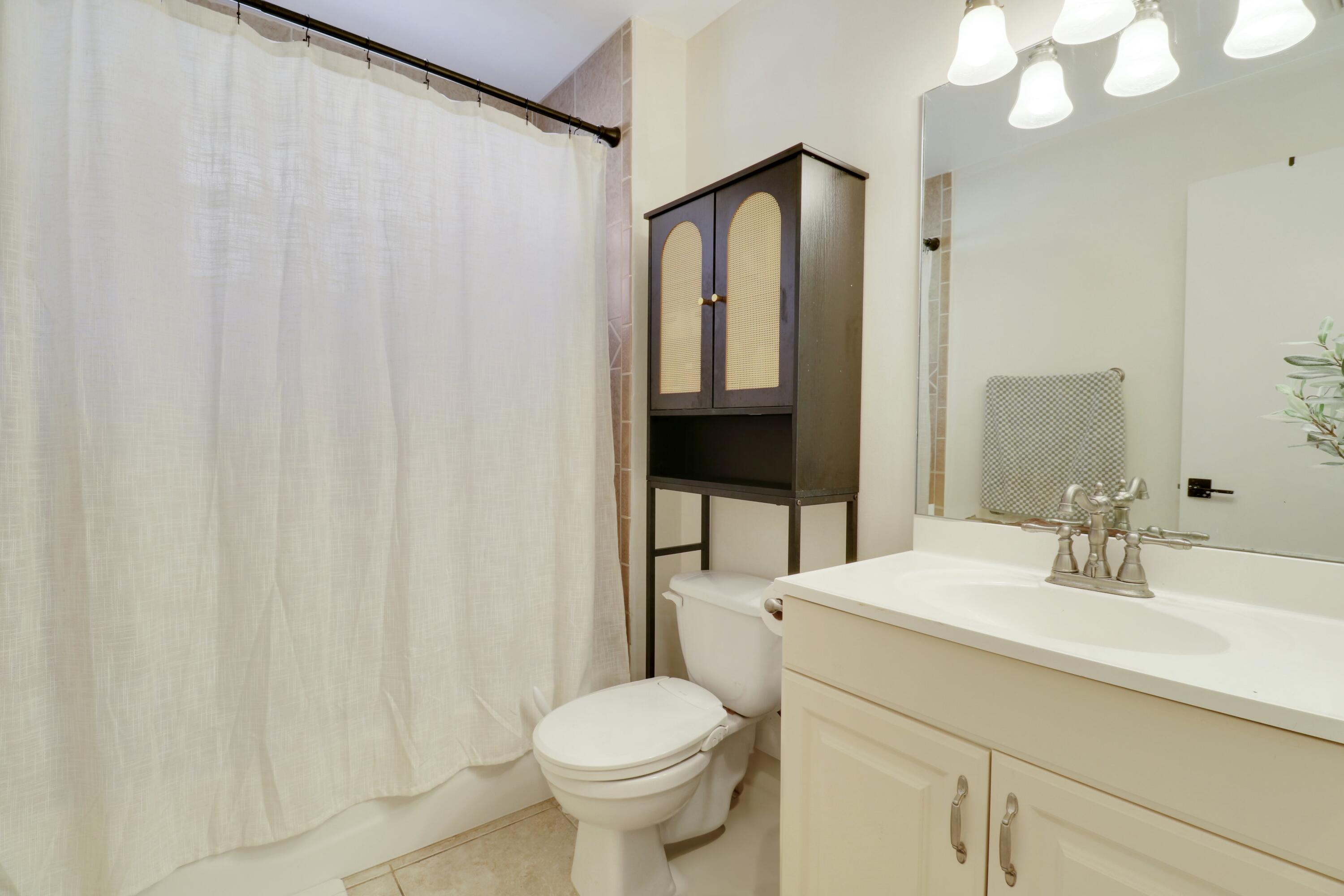 22274 Misty Woods Way Boca Raton, FL 33428 - Photo 22 of 42 Guest Bath