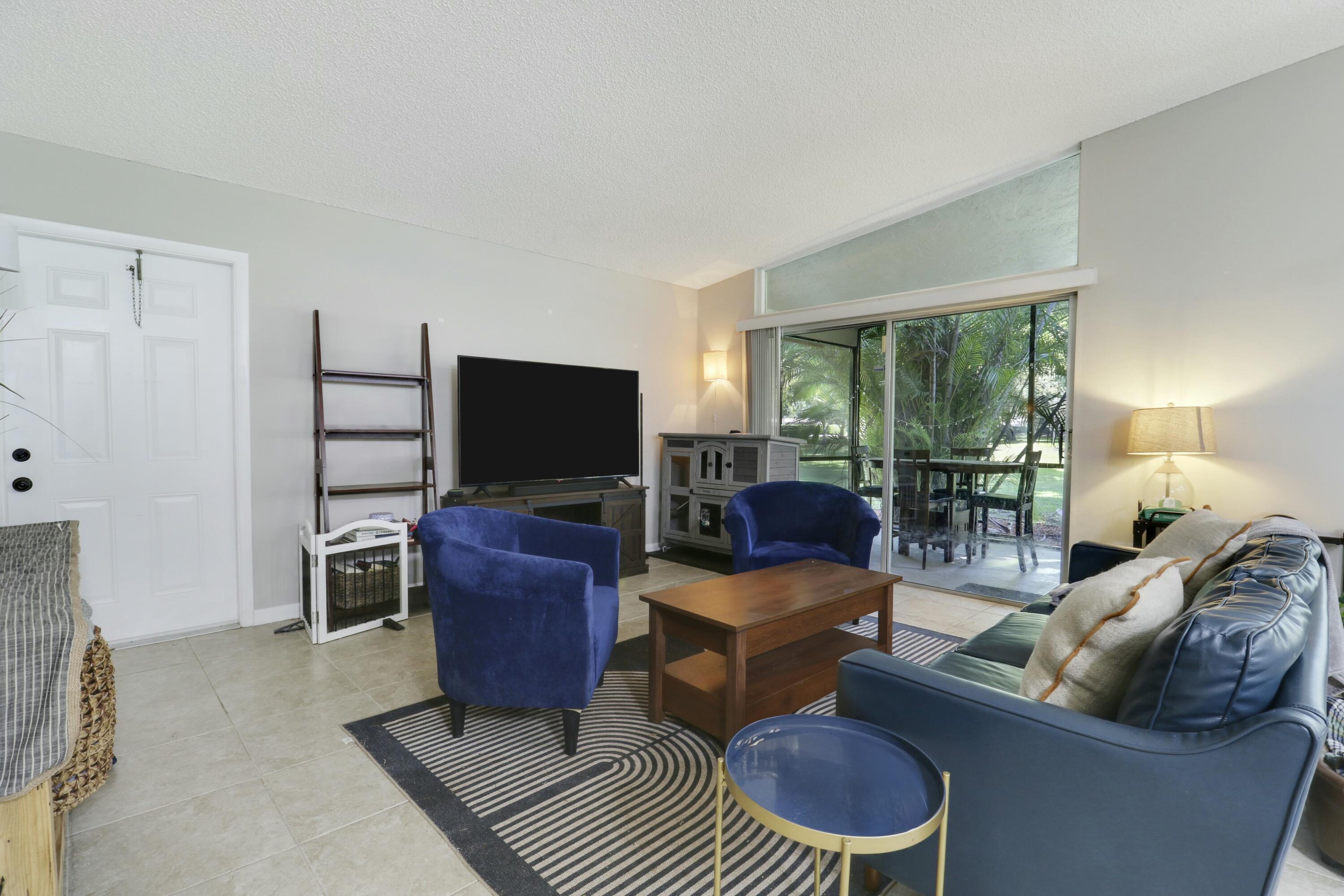 22274 Misty Woods Way Boca Raton, FL 33428 - Photo 5 of 42 Living
