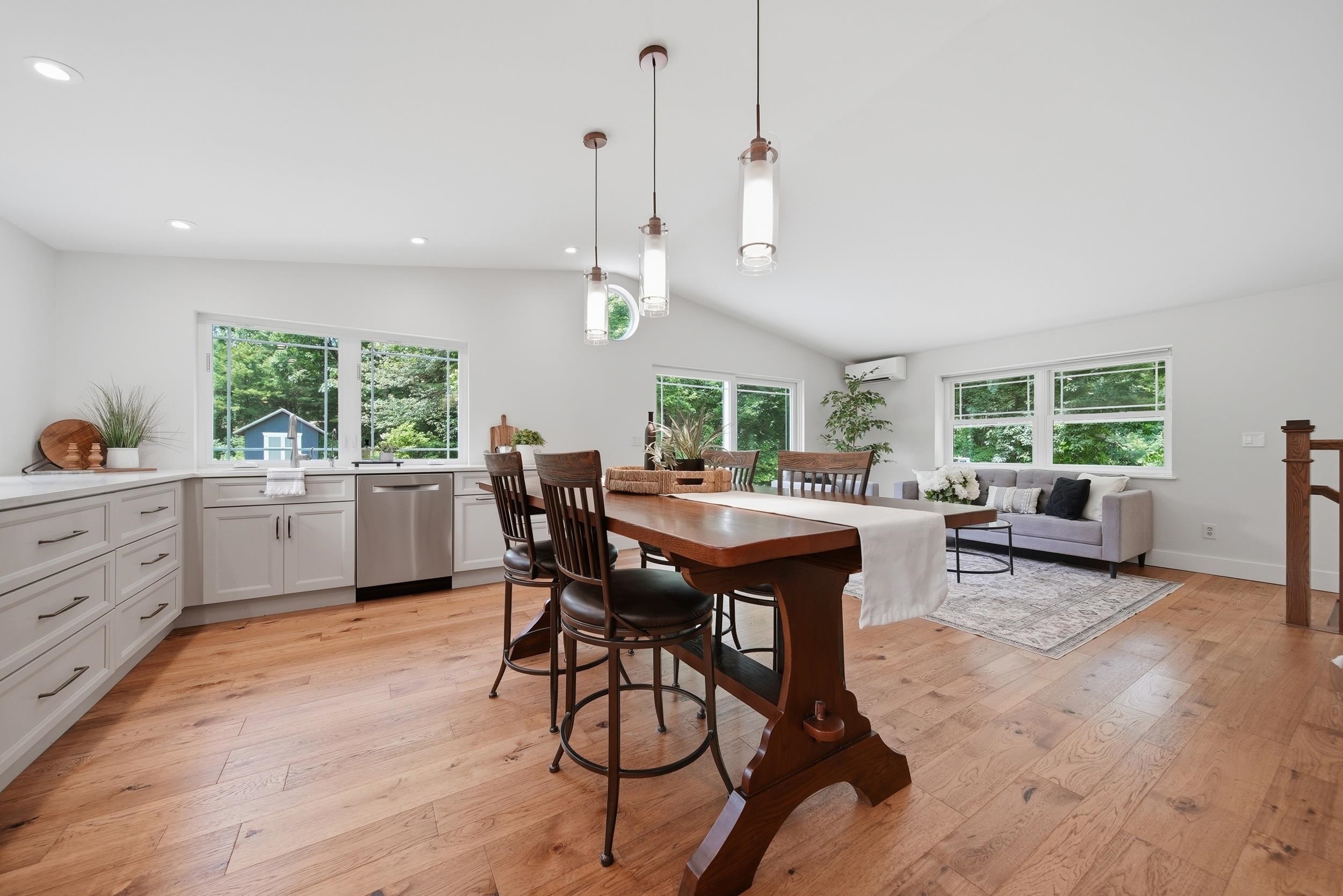 155 Lancaster Farm Road Salem, NH 03079 - Photo 12 of 55