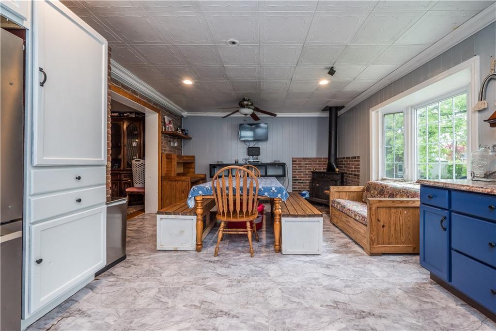 556 Highview Road Pittsburgh, PA 15234 - Photo 16 of 49 Gallery Image 16
