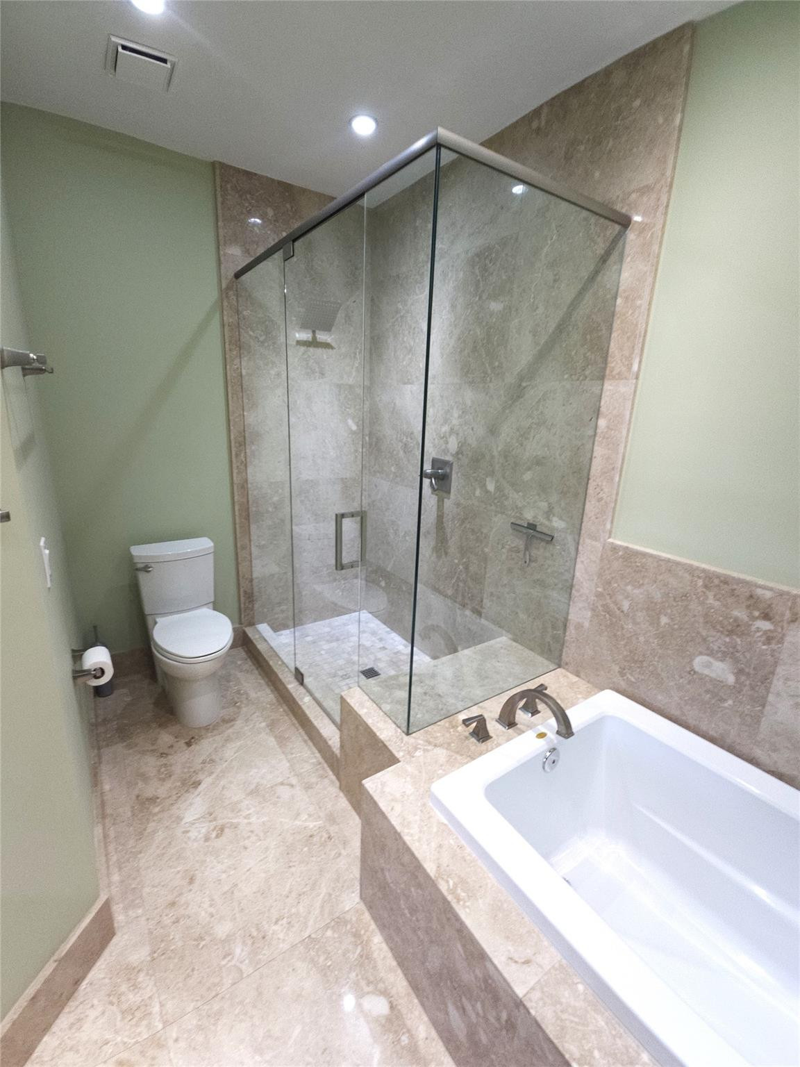 5770 Coach House Circle, Unit F Boca Raton, FL 33486 - Photo 18 of 21 Photo 18