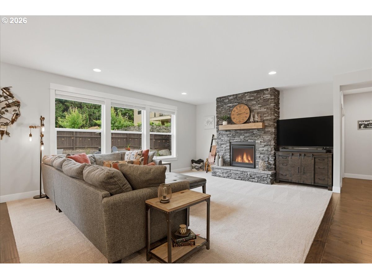 3293 North Abernathy Circle Ridgefield, WA 98642 - Photo 3 of 40 Living Room