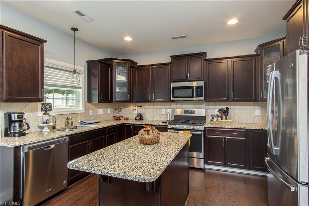 3609 Copper Court High Point, NC 27265 - Photo 6 of 16