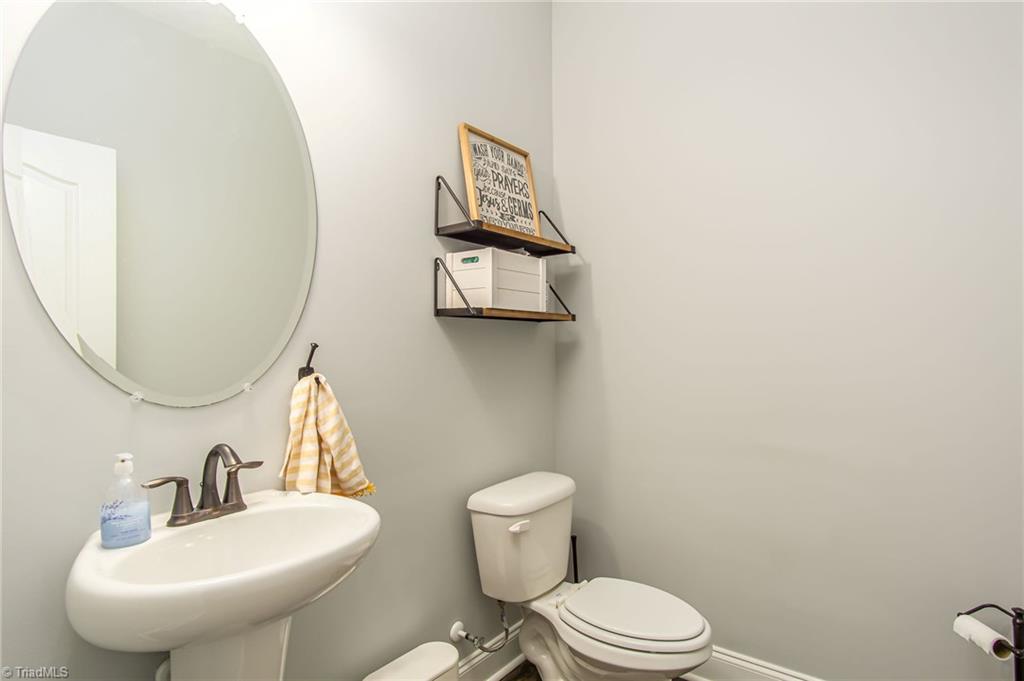 3609 Copper Court High Point, NC 27265 - Photo 7 of 16