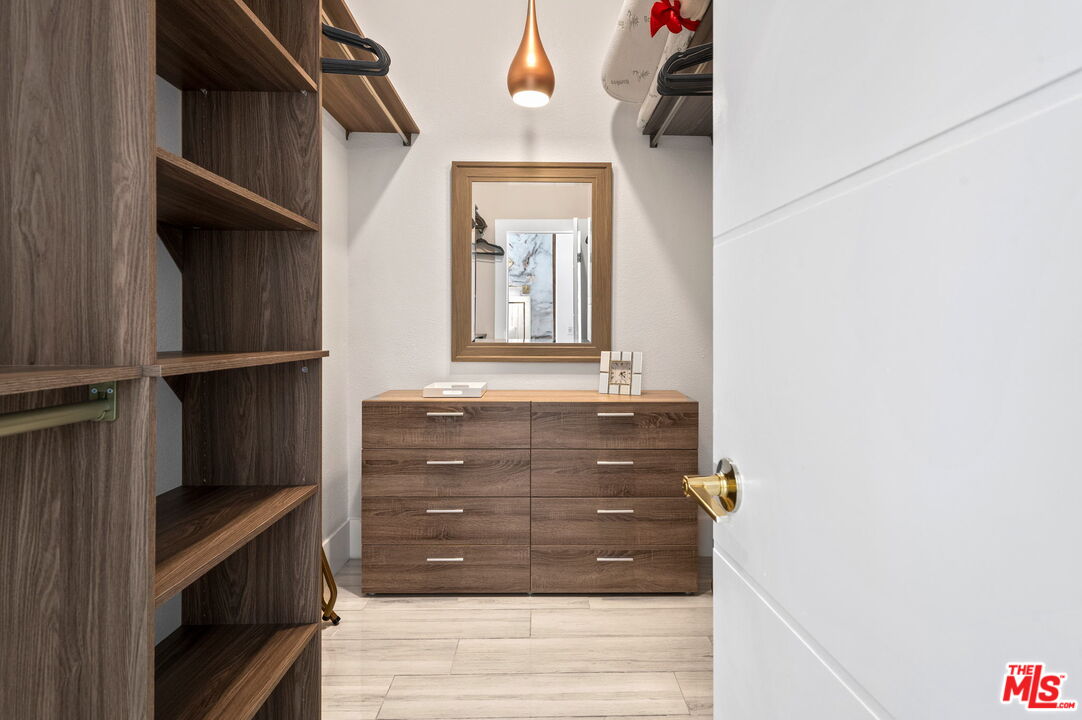 1083 East Circulo San Sorrento Road Palm Springs, CA 92262 - Photo 46 of 70 a view of walk in closet