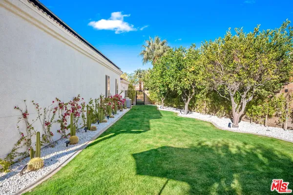 $14,995 | 1083 East Circulo San Sorrento Road, Palm Springs, CA 92262