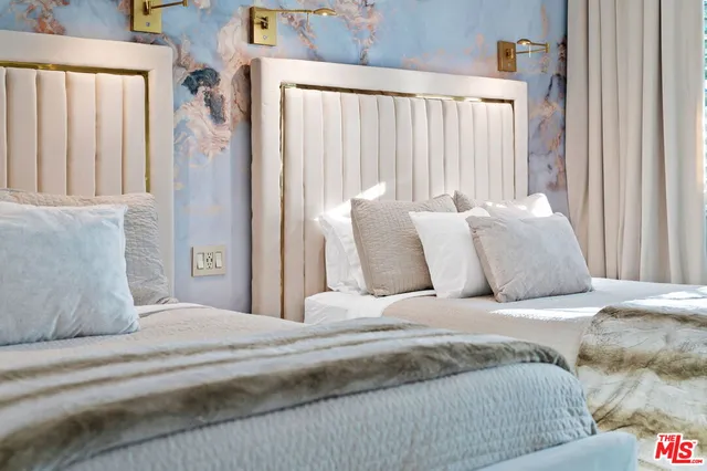 $14,995 | 1083 East Circulo San Sorrento Road, Palm Springs, CA 92262