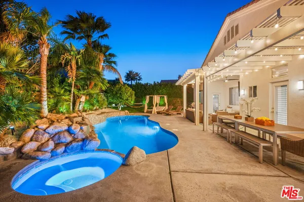 $14,995 | 1083 East Circulo San Sorrento Road, Palm Springs, CA 92262