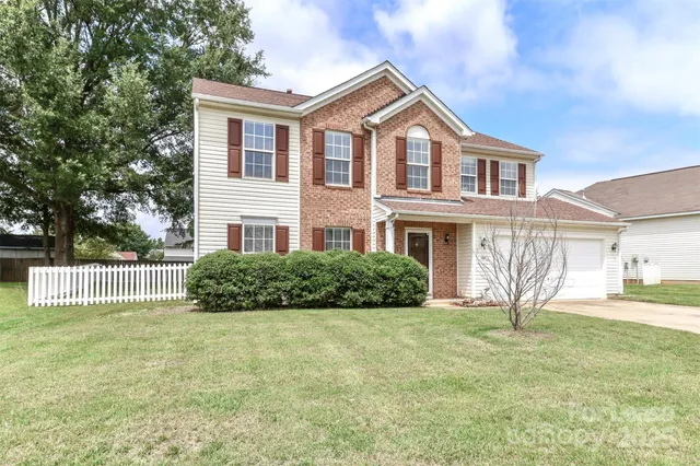 $2,150 | 109 Pleasant Grove Lane, Mooresville, NC 28115