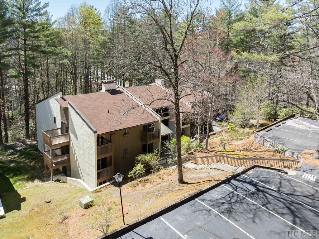 435-3A Overlook Road, Unit 3A Sapphire, NC 28774 - Photo 33 of 57 Gallery Image 33
