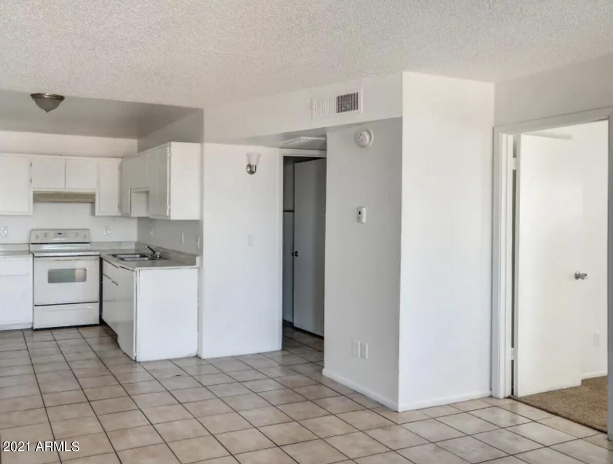 1709 West Mountain View Road, Unit 201 Phoenix, AZ 85021 - Photo 2 of 7 IMG_5973