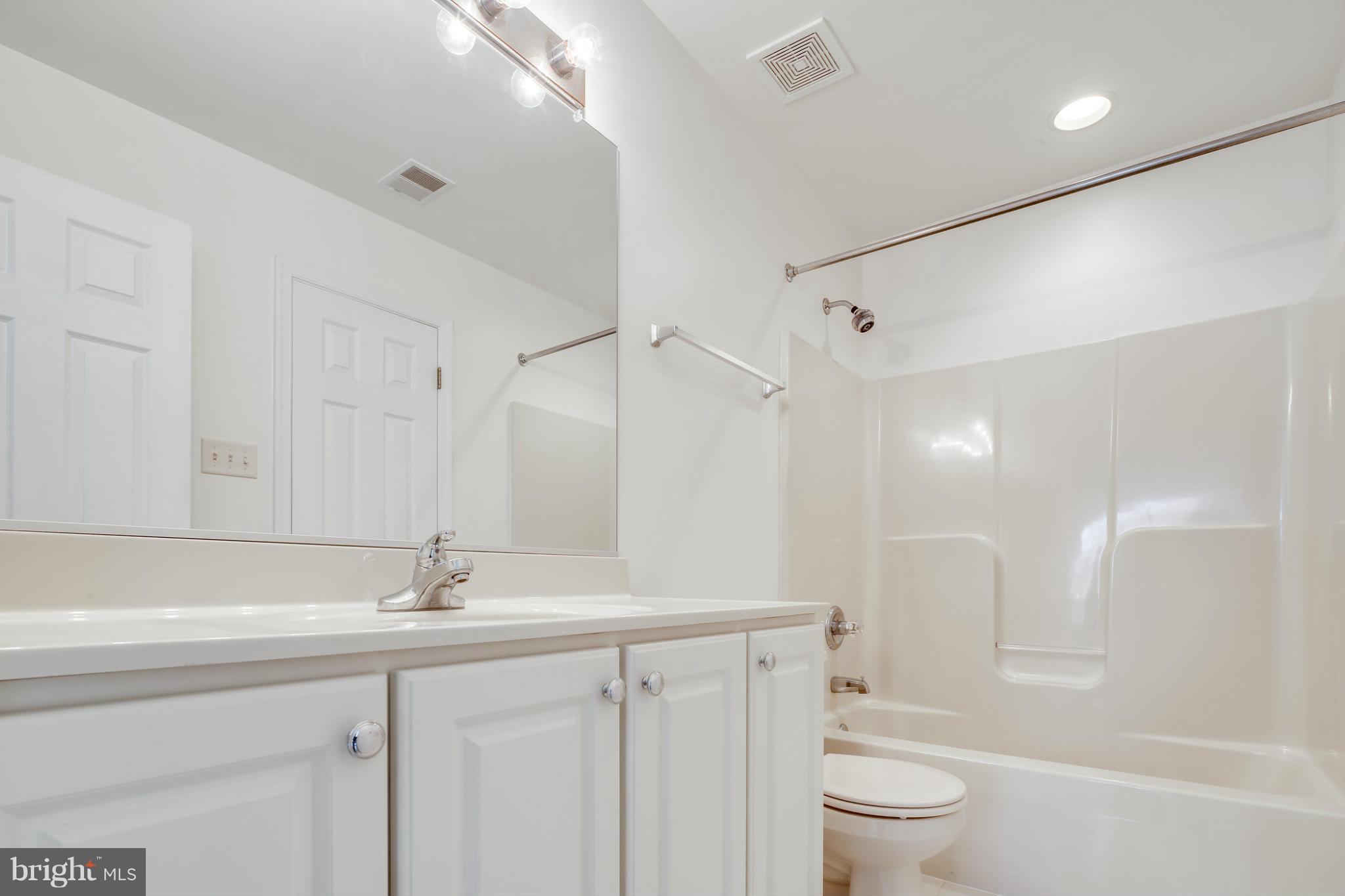 8309 Grove Road Ellicott City, MD 21043 - Photo 26 of 30 Bath