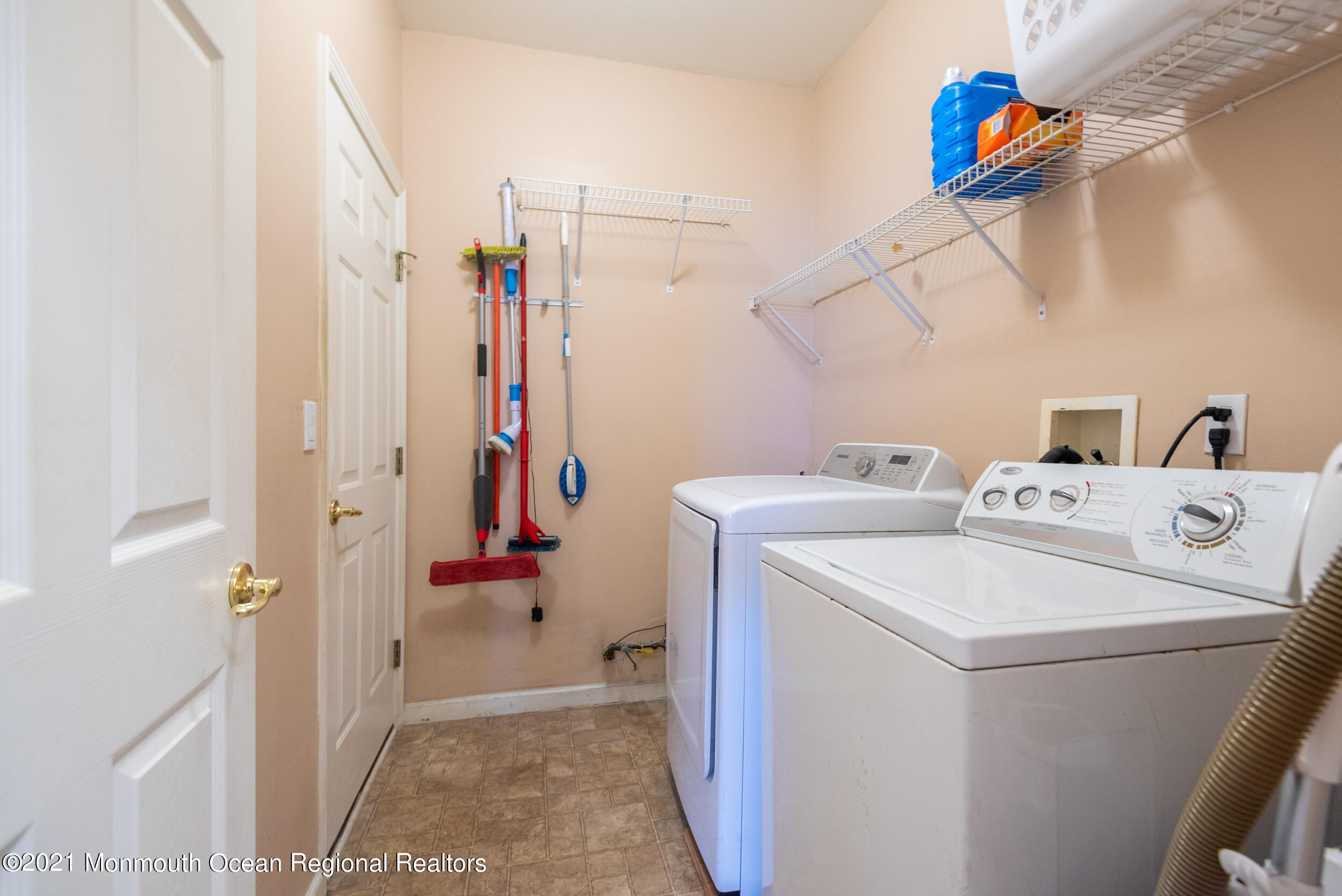 10 Rosedale Lane Whiting, NJ 08759 - Photo 25 of 33 Laundry