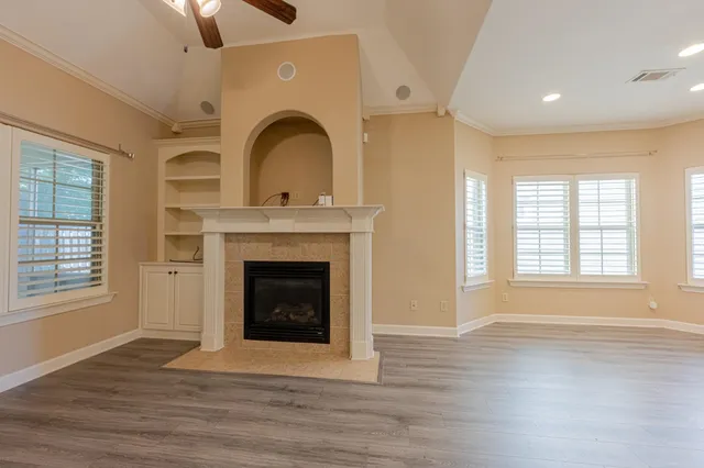 $376,000 | 5231 Newton Oak Circle East, Memphis, TN 38117