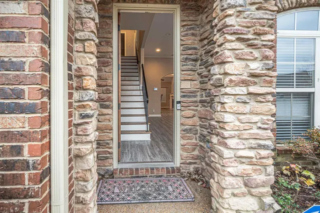 $376,000 | 5231 Newton Oak Circle East, Memphis, TN 38117