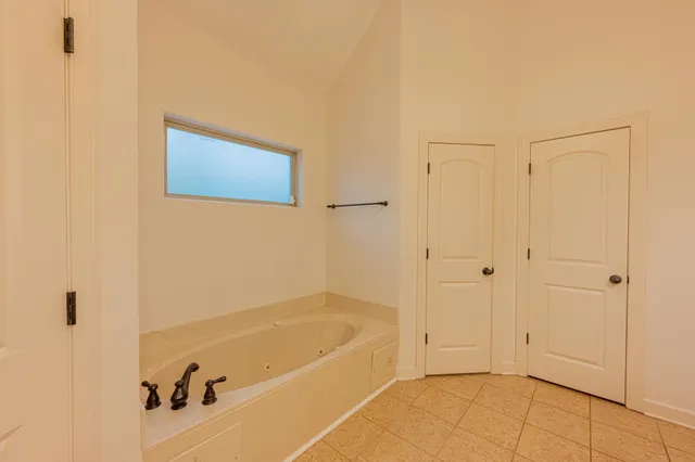 $376,000 | 5231 Newton Oak Circle East, Memphis, TN 38117