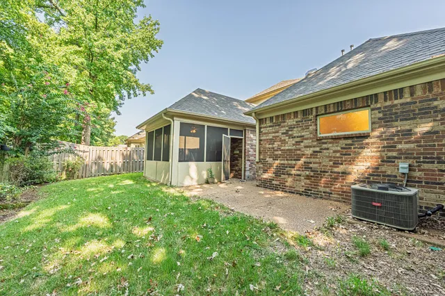 $376,000 | 5231 Newton Oak Circle East, Memphis, TN 38117