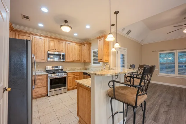 $376,000 | 5231 Newton Oak Circle East, Memphis, TN 38117