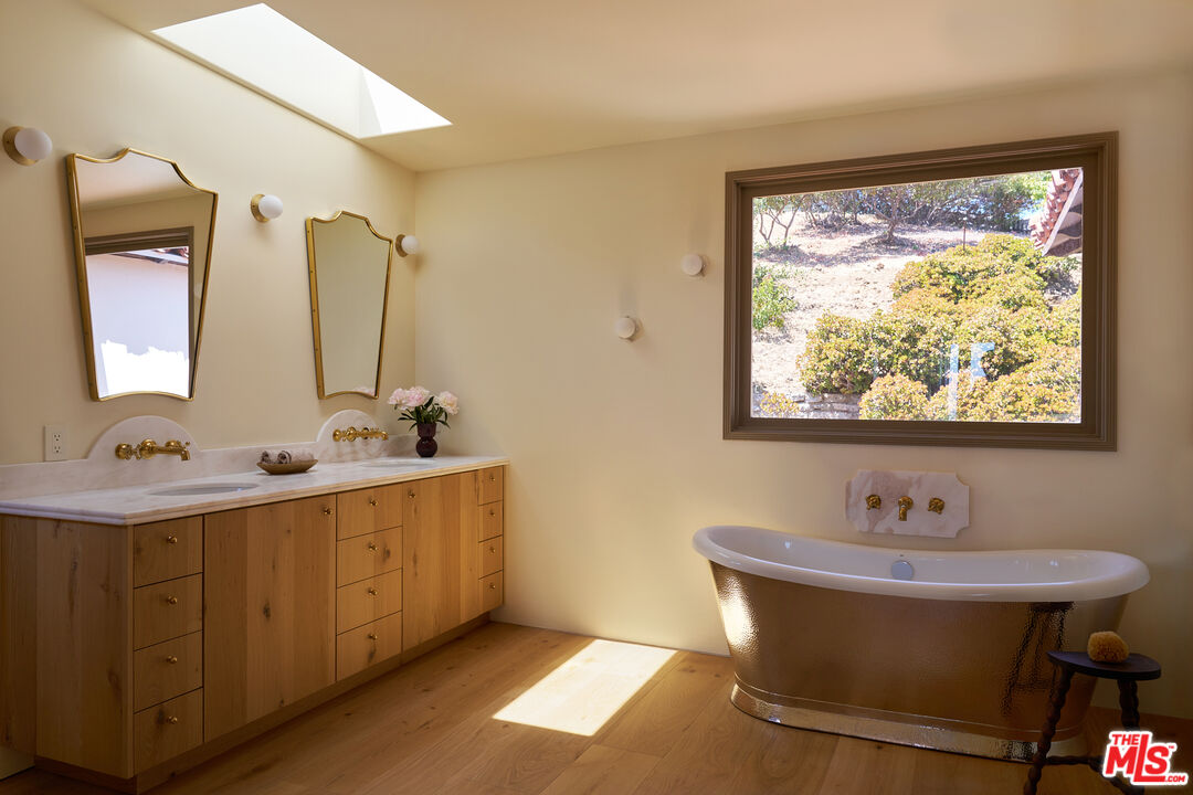 6911 Los Tilos Road Los Angeles, CA 90068 - Photo 12 of 44