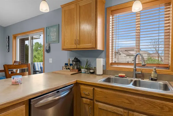 $320,000 | 1802 Independence Street South, Cambridge, MN 55008