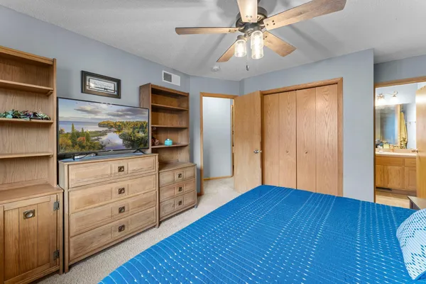 $320,000 | 1802 Independence Street South, Cambridge, MN 55008