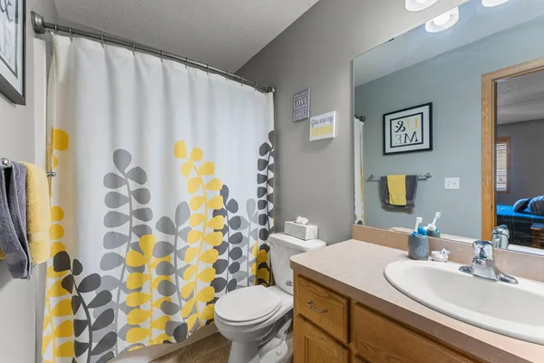 $320,000 | 1802 Independence Street South, Cambridge, MN 55008