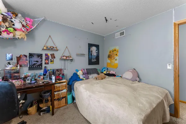 $320,000 | 1802 Independence Street South, Cambridge, MN 55008