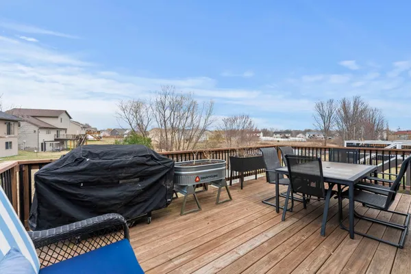 $320,000 | 1802 Independence Street South, Cambridge, MN 55008