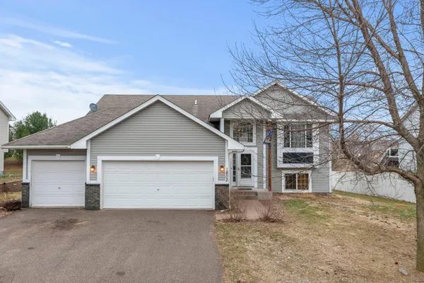 $320,000 | 1802 Independence Street South, Cambridge, MN 55008