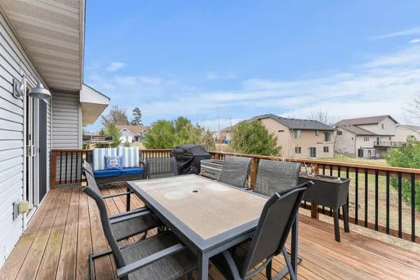 $320,000 | 1802 Independence Street South, Cambridge, MN 55008