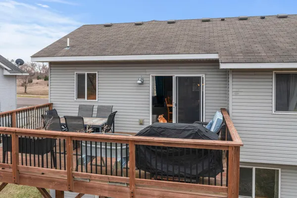 $320,000 | 1802 Independence Street South, Cambridge, MN 55008