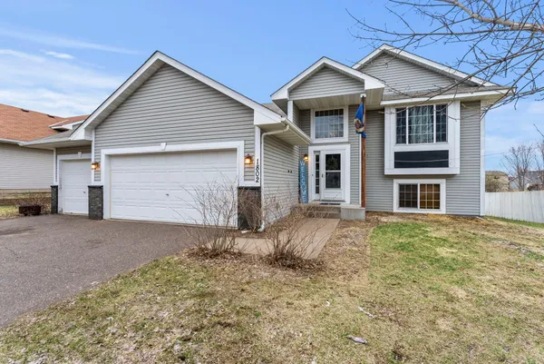 $320,000 | 1802 Independence Street South, Cambridge, MN 55008