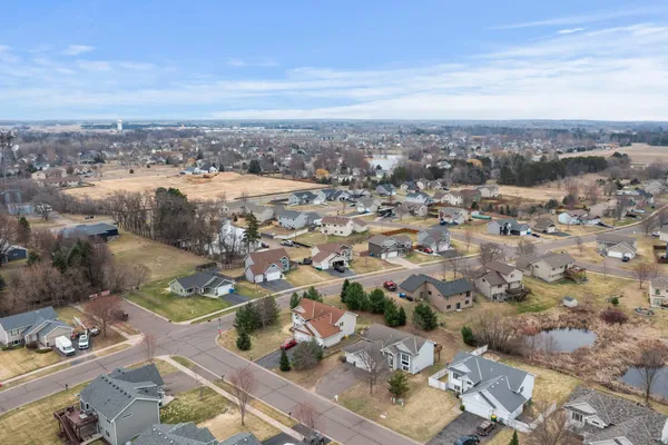 $320,000 | 1802 Independence Street South, Cambridge, MN 55008