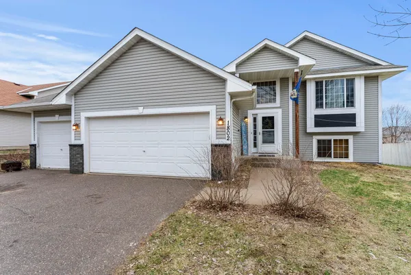 $320,000 | 1802 Independence Street South, Cambridge, MN 55008