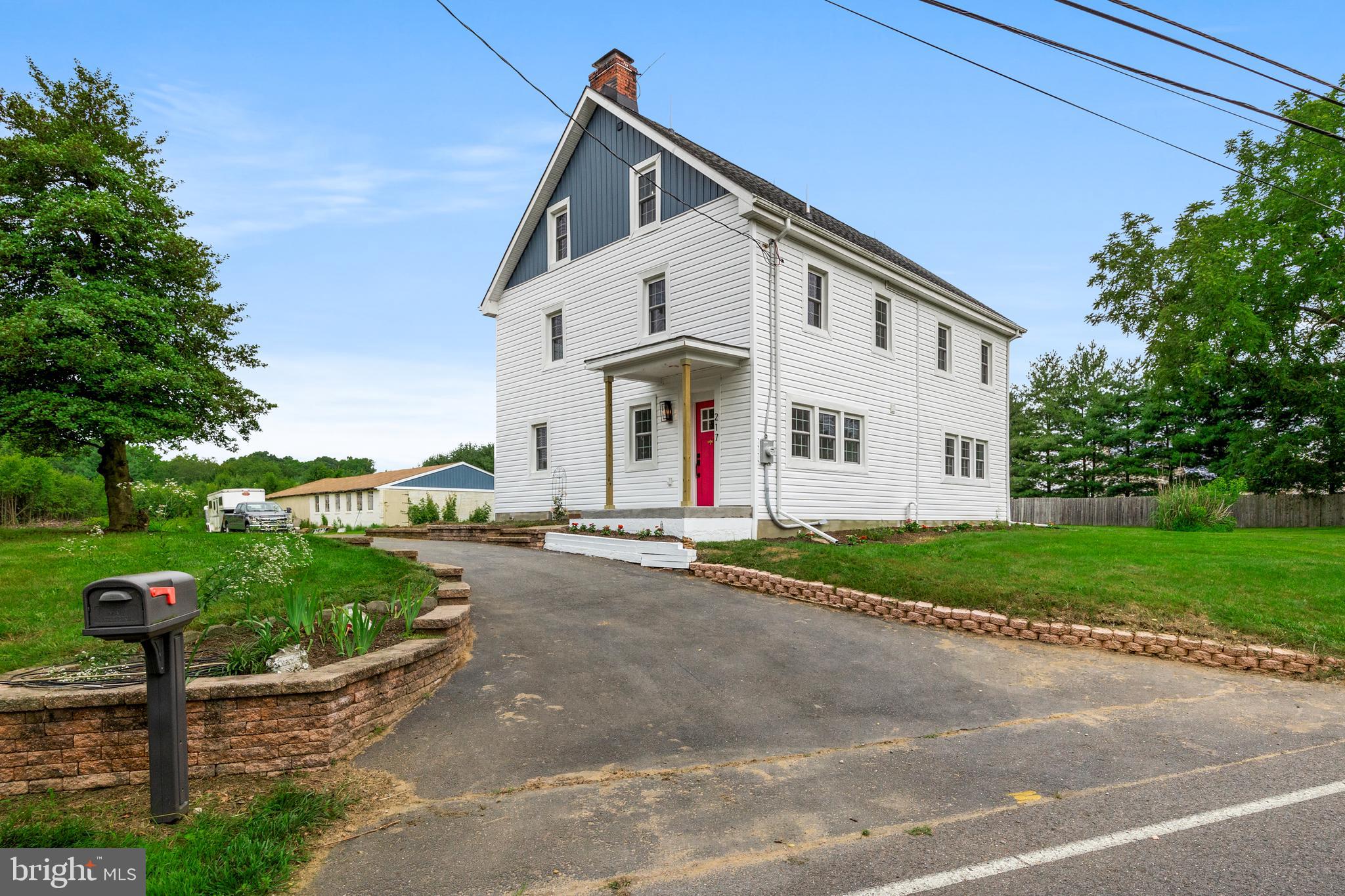 217 Petticoat Bridge Road Columbus, NJ 08022 - Photo 1 of 56