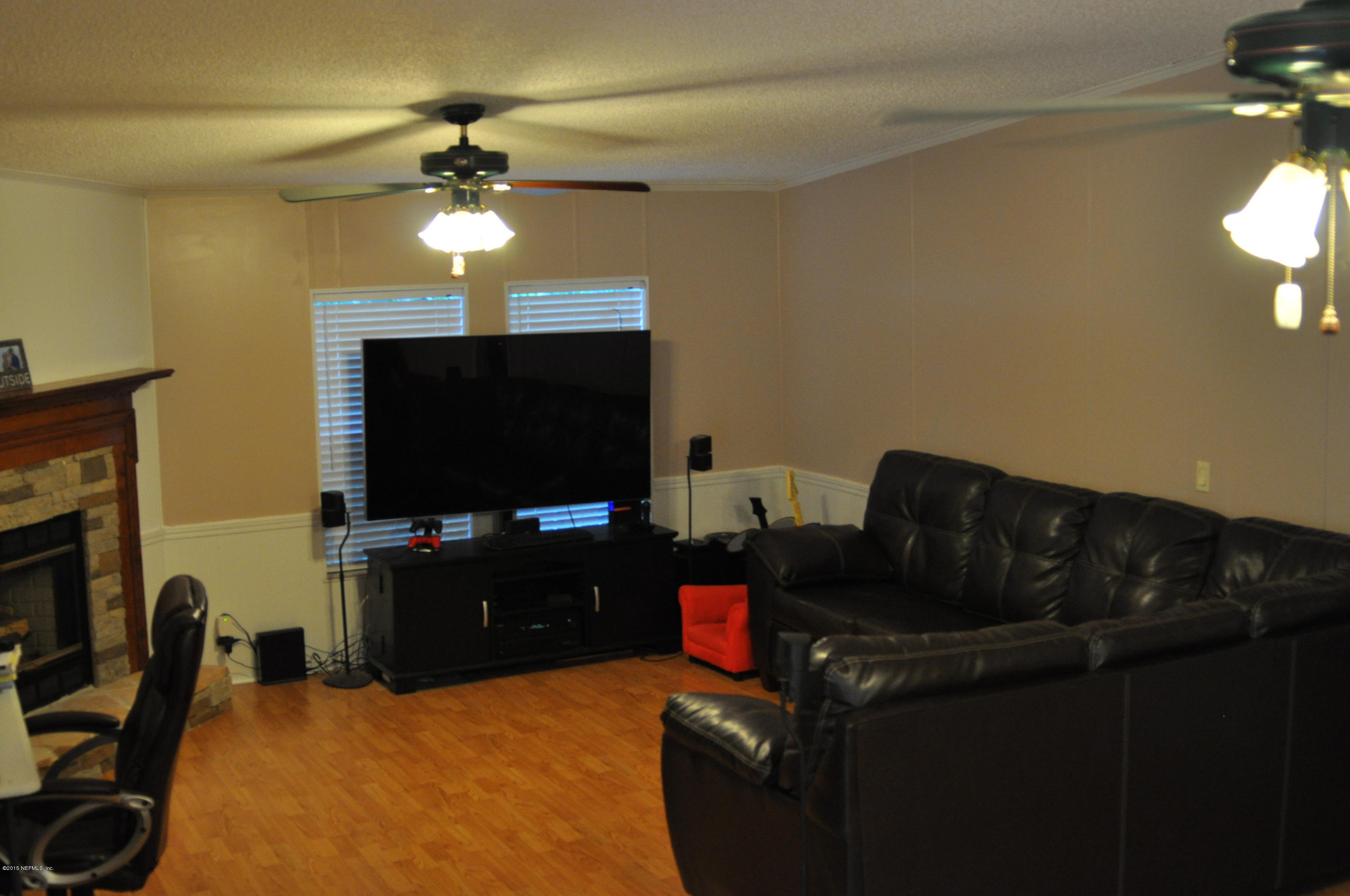 12476 Boney Road Jacksonville, FL 32226 - Photo 5 of 26 Living Room