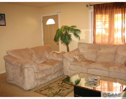 14 New Dover Road Iselin, NJ 08830 - Photo 6 of 10 a close up of a bathtub
