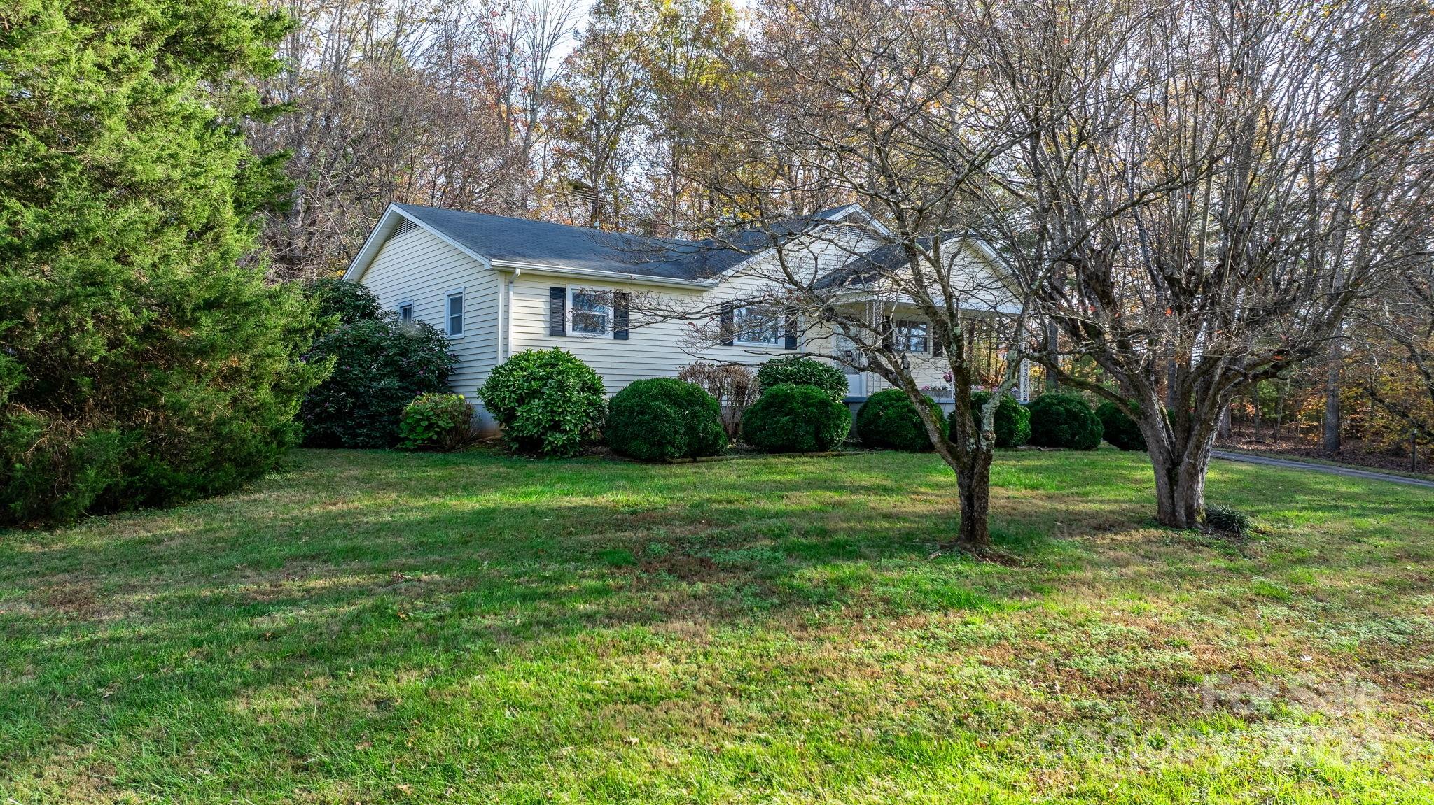 202 Drexel Road Morganton, NC 28655 - Photo 3 of 41