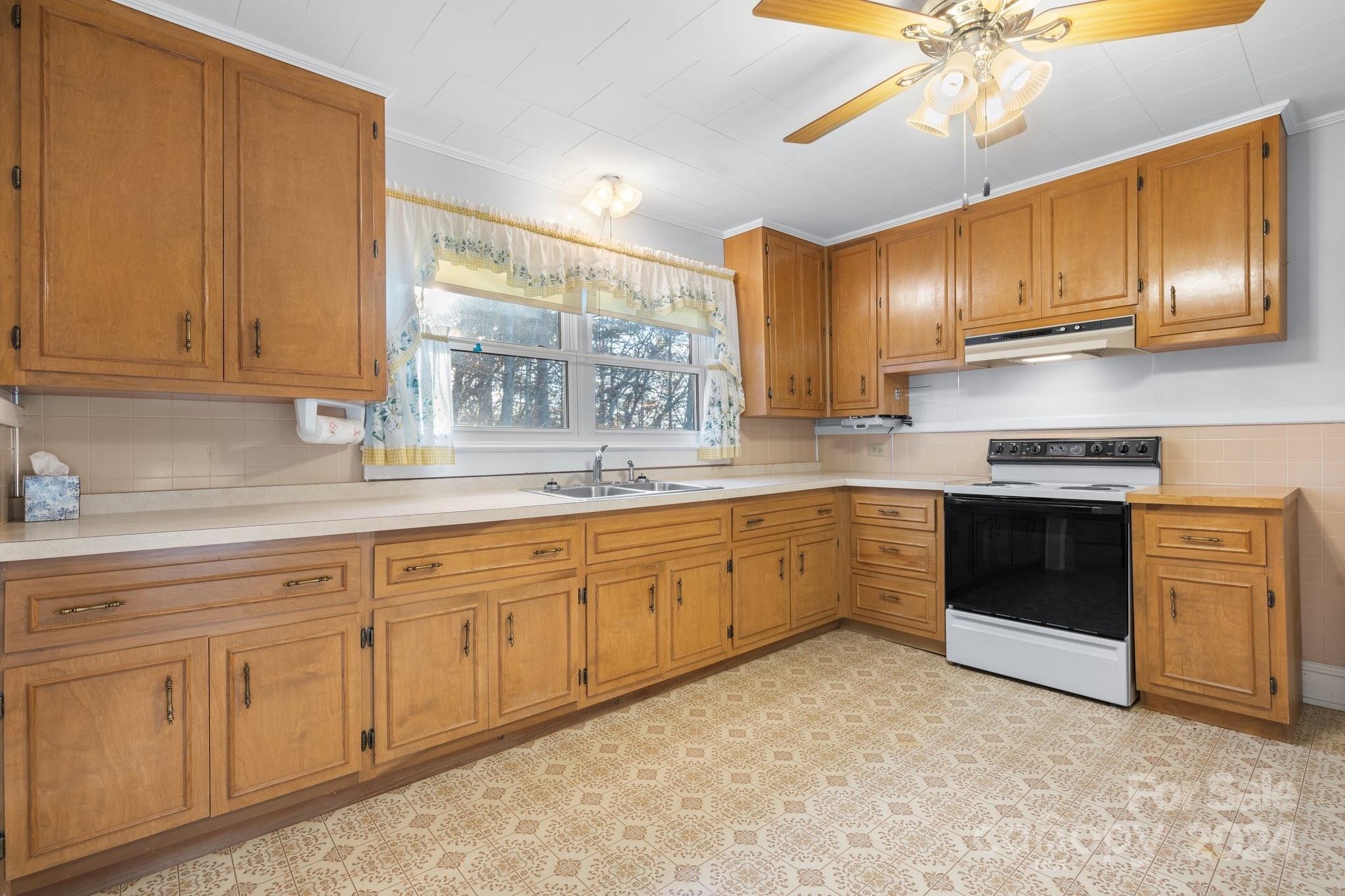 202 Drexel Road Morganton, NC 28655 - Photo 5 of 41
