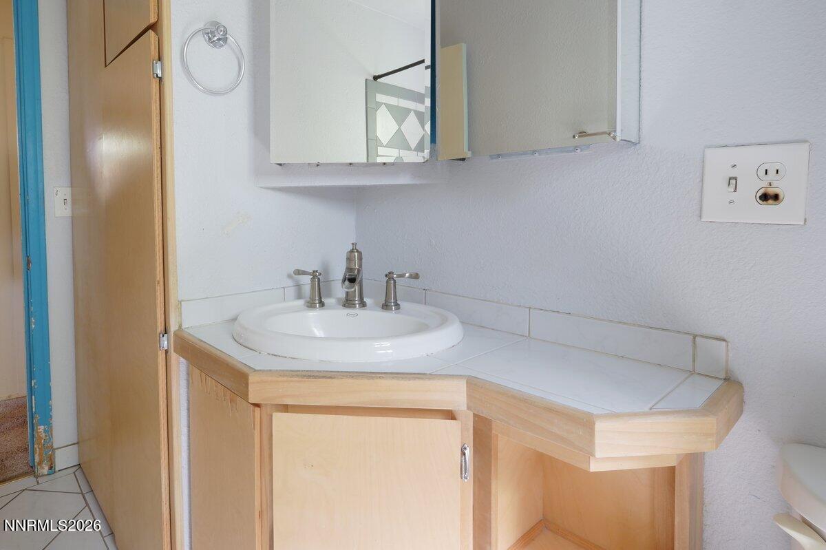 15587 Toll Road Reno, NV 89521 - Photo 11 of 41 Bathroom-1