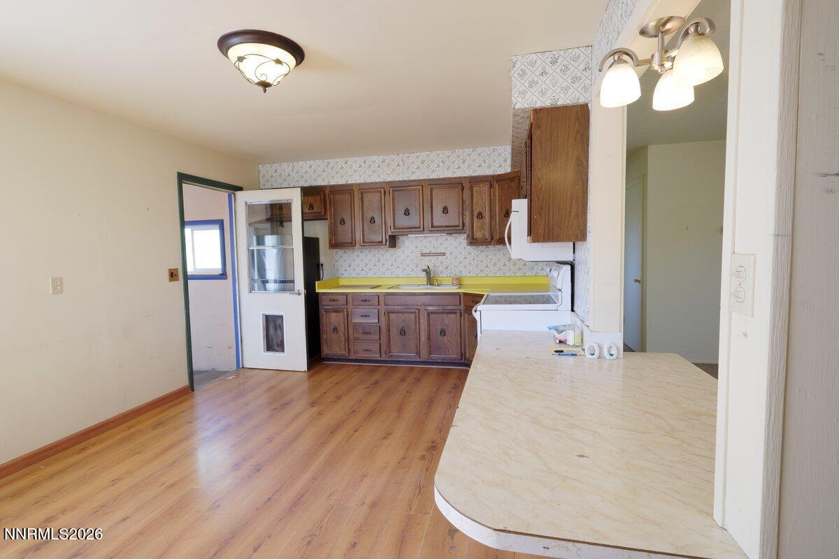 15587 Toll Road Reno, NV 89521 - Photo 28 of 41 Kitchen