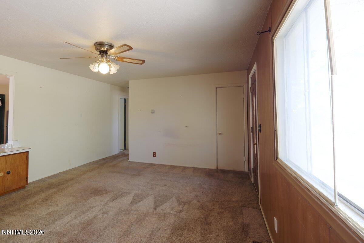 15587 Toll Road Reno, NV 89521 - Photo 32 of 41 Living_room