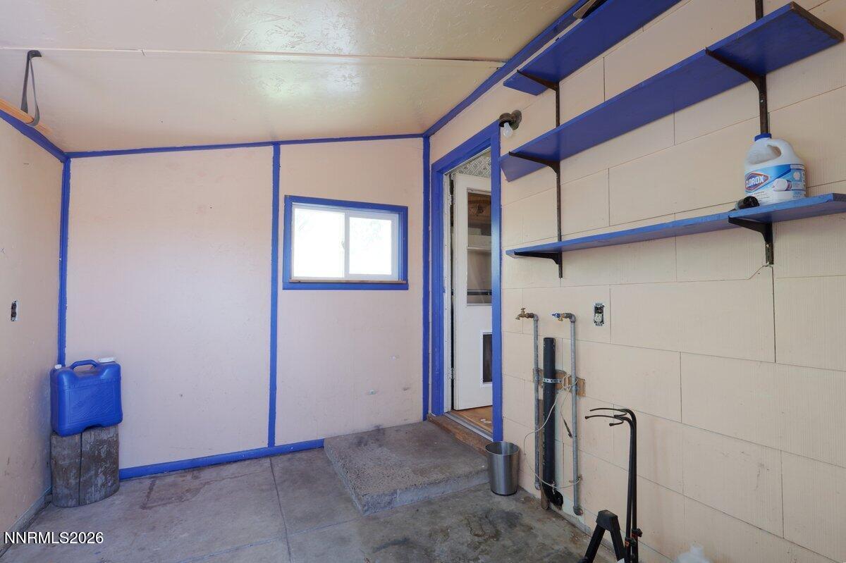 15587 Toll Road Reno, NV 89521 - Photo 35 of 41 Mudroom_inside-1