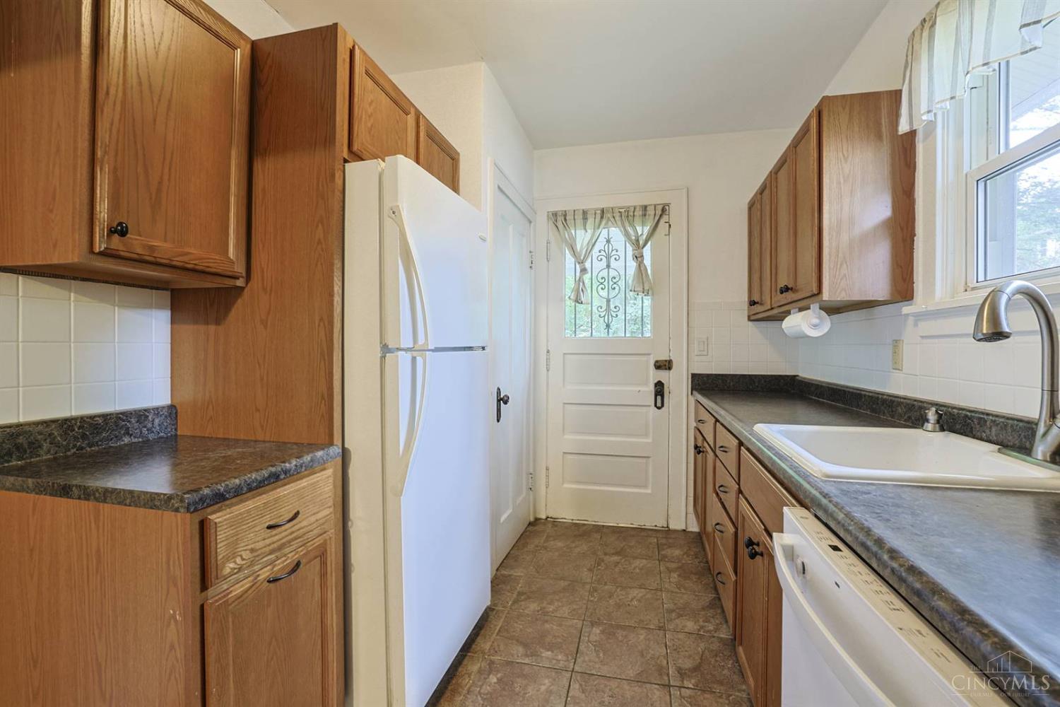 5719 Lester Road Cincinnati, OH 45213 - Photo 14 of 29