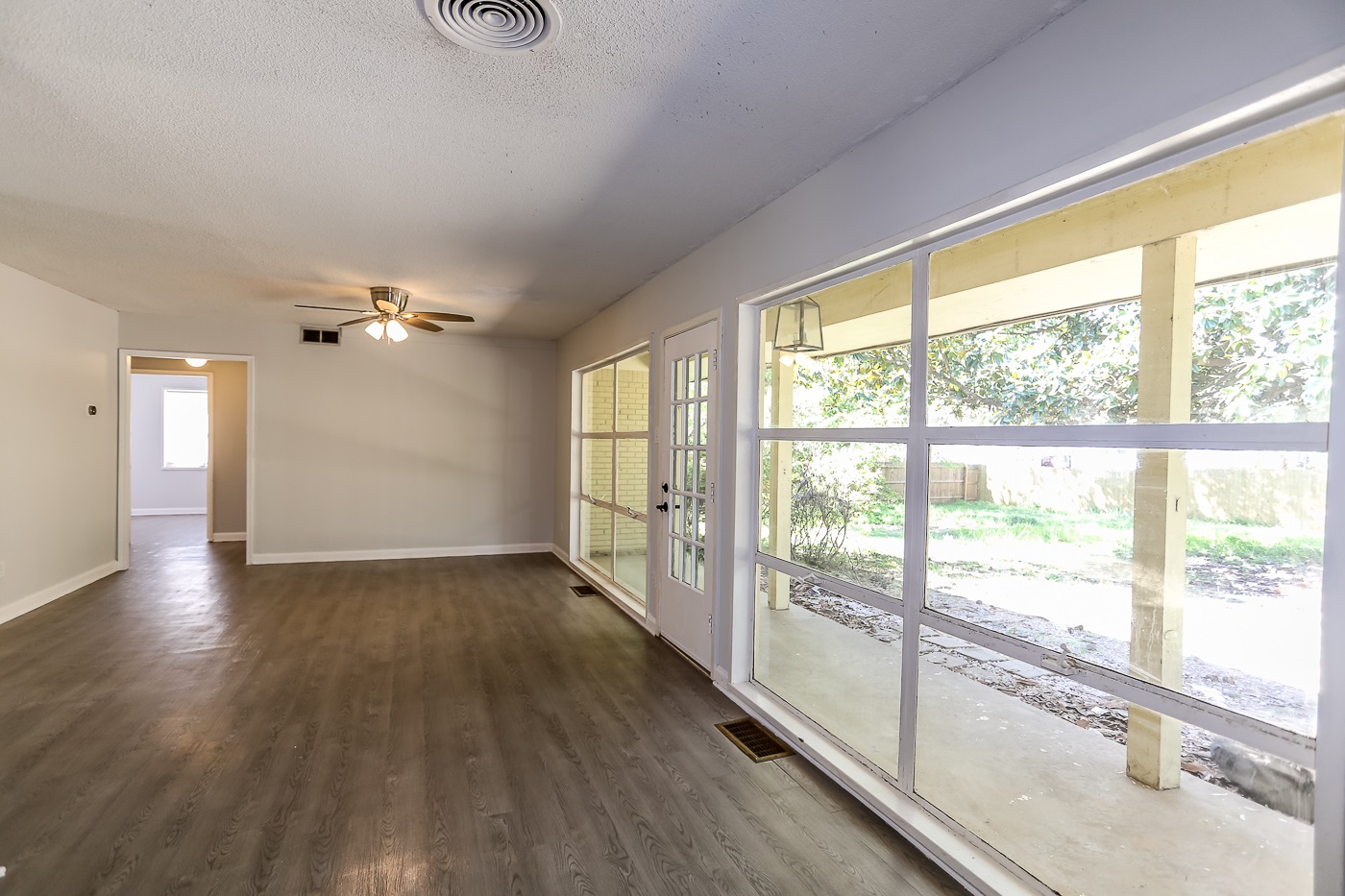 447 Conwell Road Memphis, TN 38120 - Photo 2 of 18 Gallery Image 2