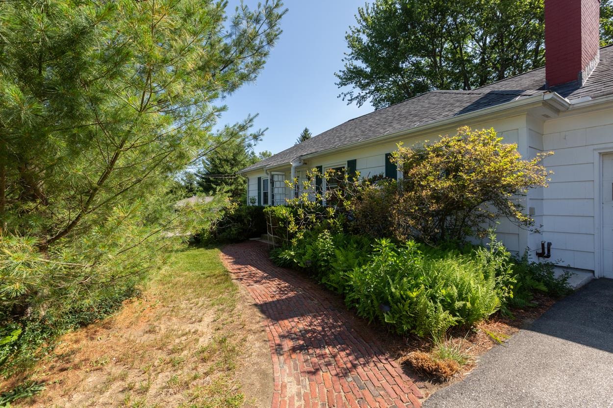 1341 Chestnut Street Manchester, NH 03104 - Photo 36 of 37 Gallery Image 36