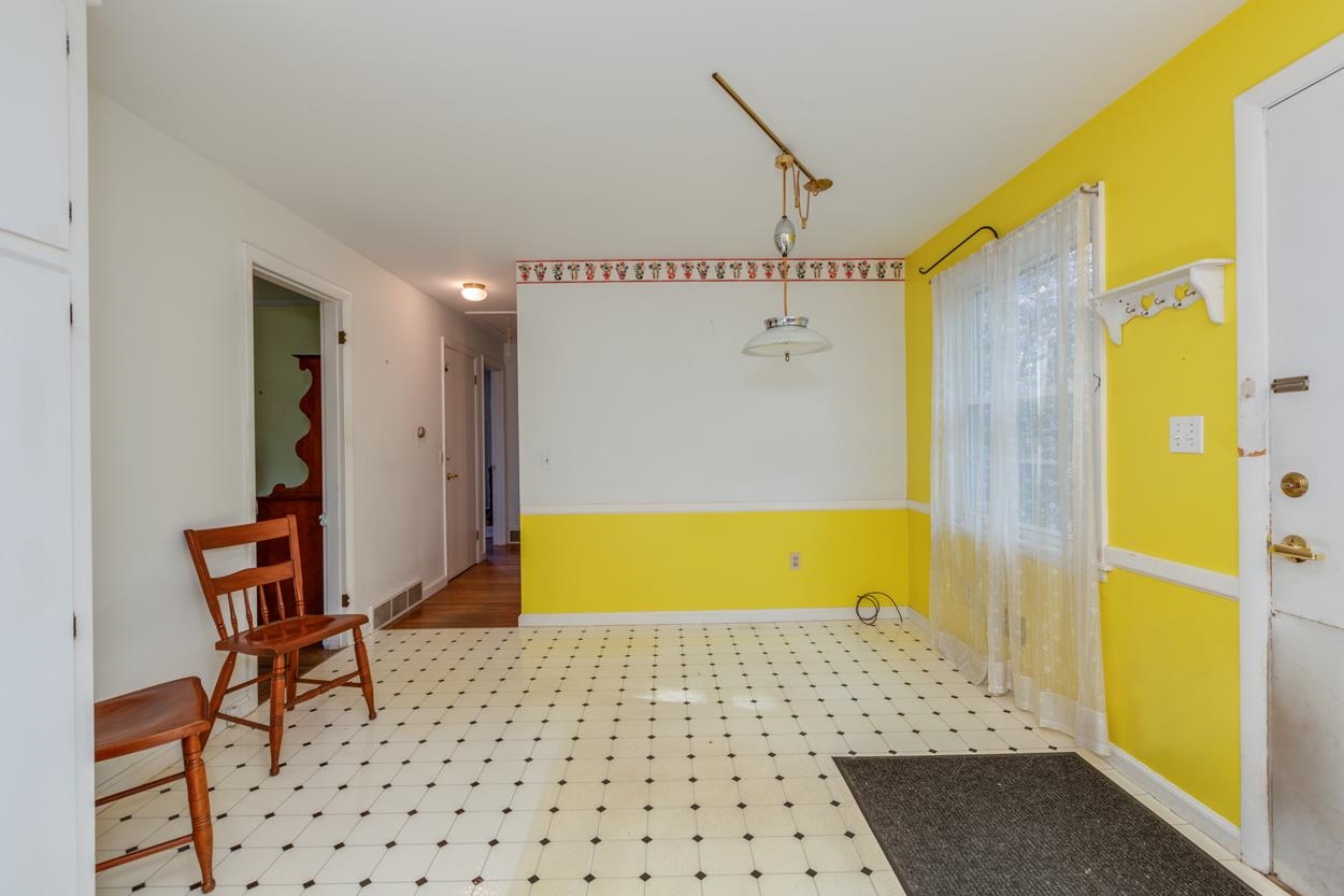 1341 Chestnut Street Manchester, NH 03104 - Photo 7 of 37 Gallery Image 7