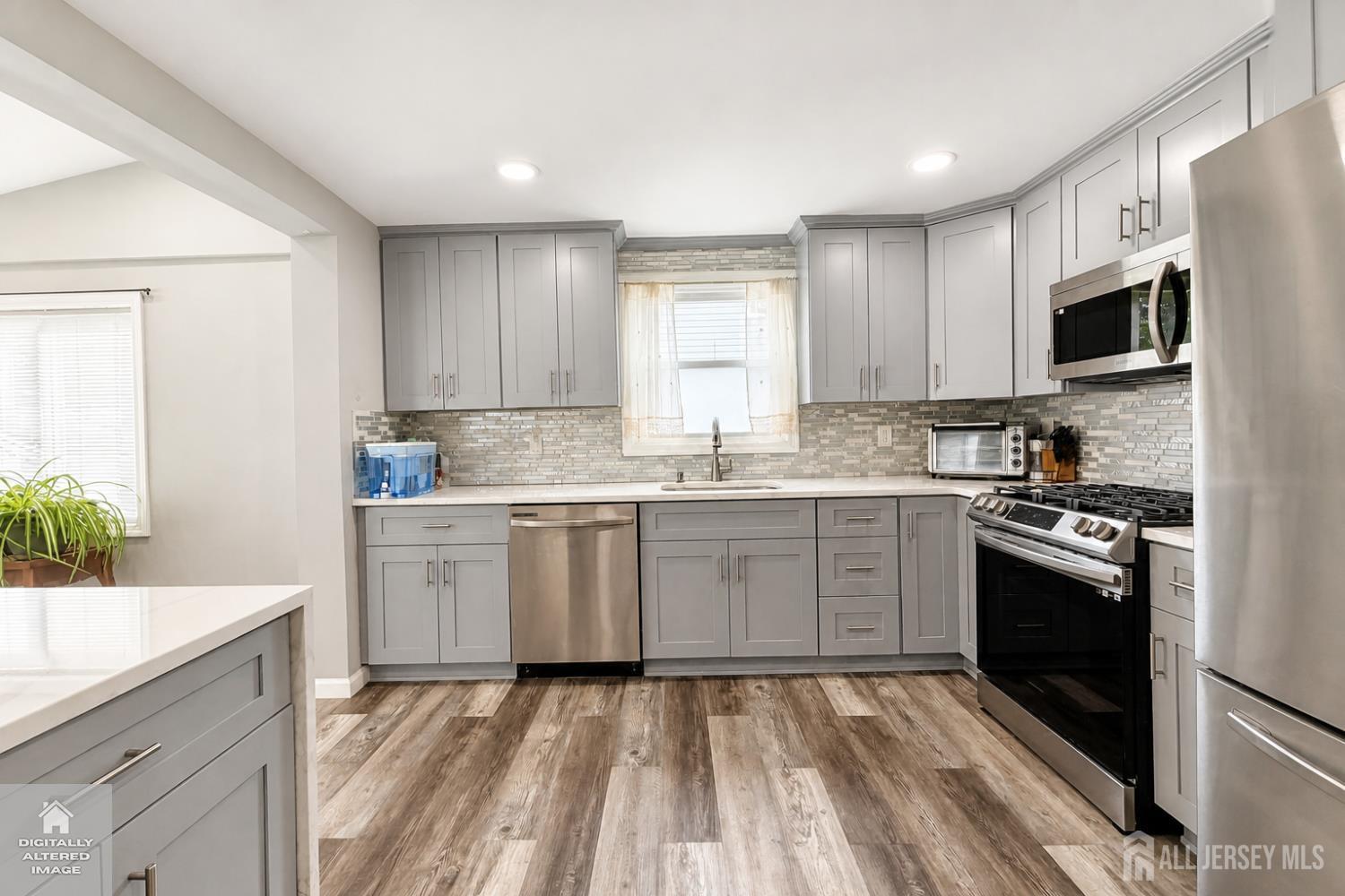 193 Old Road Sewaren, NJ 07077 - Photo 29 of 38 Gallery Image 29