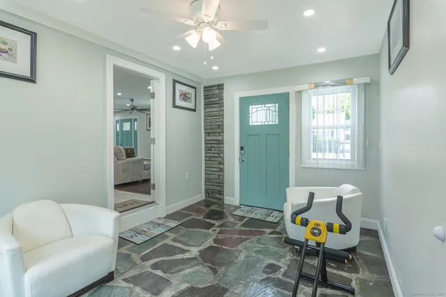 $415,000 | 3 Curtis Street, Norwich, CT 06360